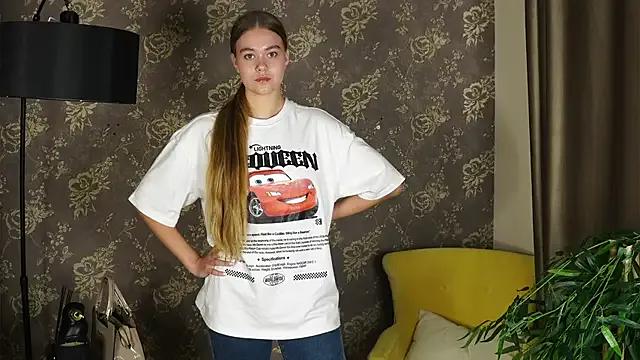 NgocChicas — Tease with my shirt