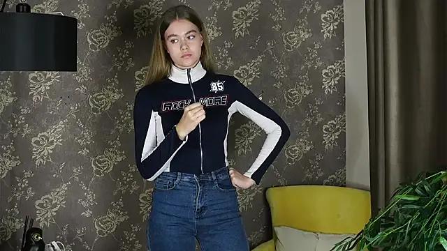 NgocChicas — Stay only with hand bra