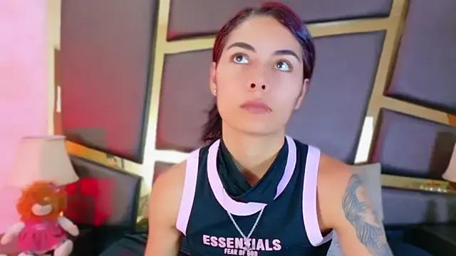 Freechat NicoleEsposito on StripChat