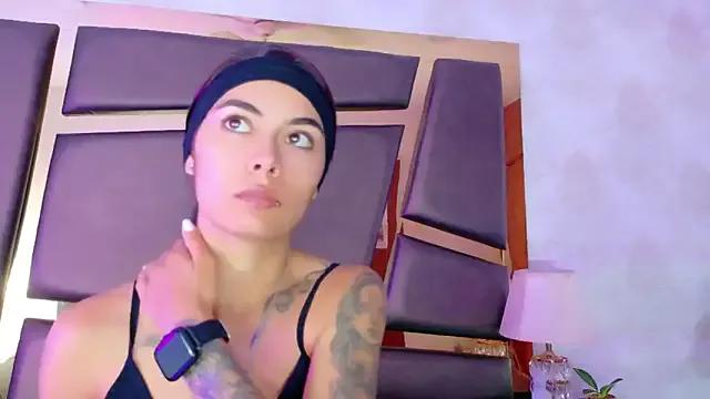 Freechat NicoleEsposito on StripChat