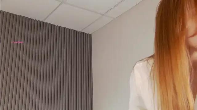 Freechat NikaDines on StripChat