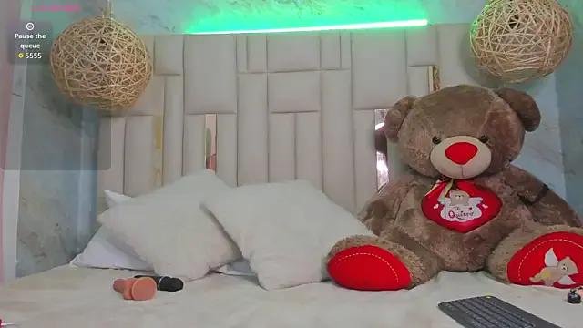Freechat NikkyyRed on StripChat
