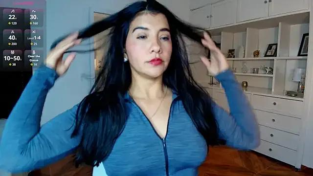 nina_moen — Flash boobs