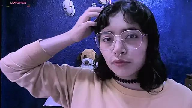 NinaYellow on StripChat 