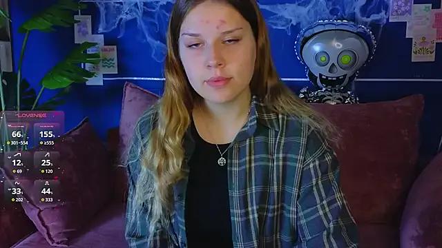 StripChat ohh_caitlyn is Freechat ohh_caitlyn — change to sexy skirt here!