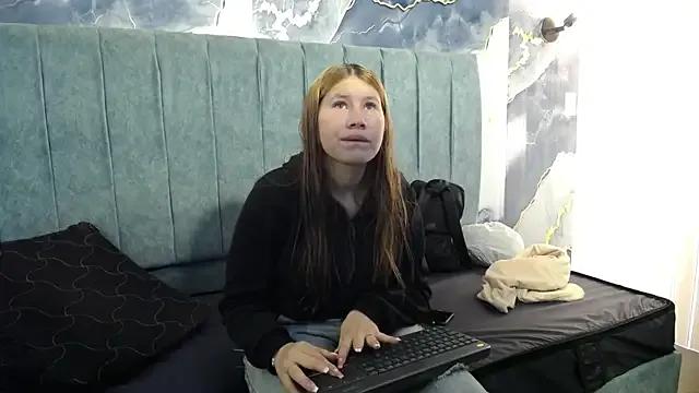 Olivia11_ — show tits and rub nipples