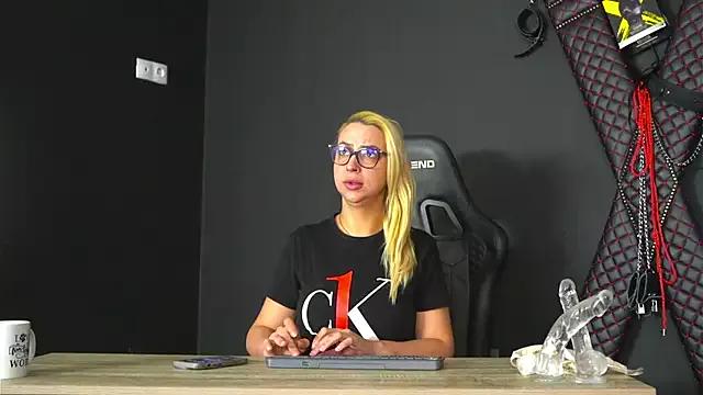 Freechat OliviaSmith on StripChat
