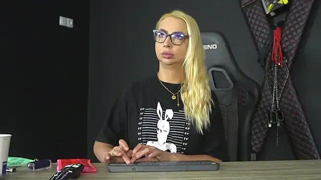Freechat OliviaSmith on StripChat