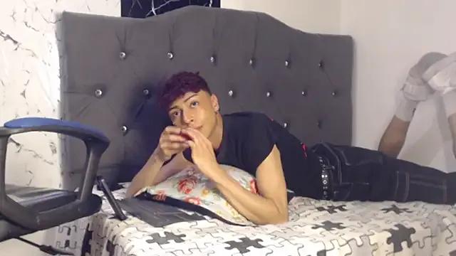owen_sexy25 — suck dildo with deep throat