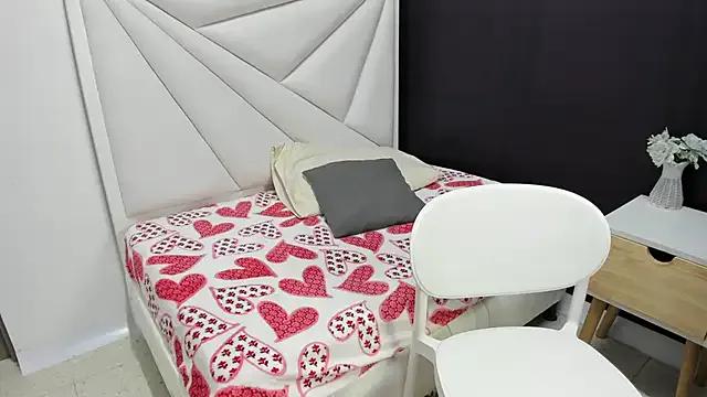 paula_zambrano7 — panties off, rub pussy