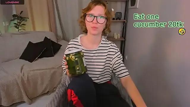 Peachy_Carrie — Take off my t-shirt