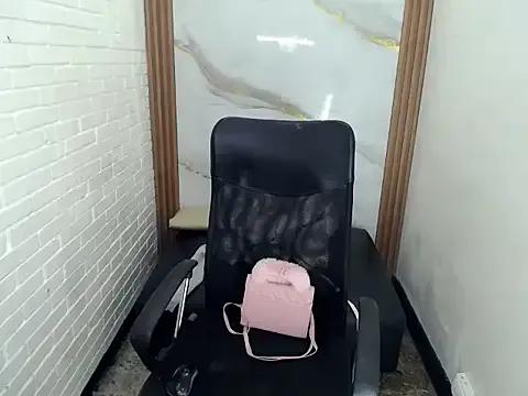 Penelopee_Rouse — fuck by video calls