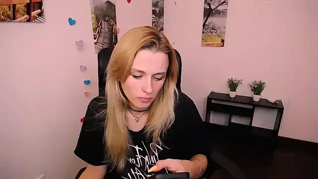 PeppyMia — show my underwear