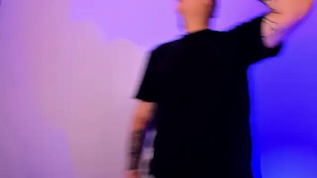 PeytonBox — show naked