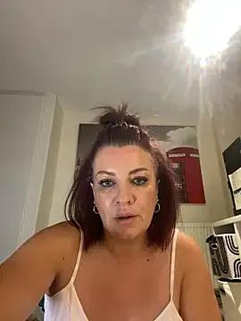 PoppyPrincessxox — Bounce my boobs