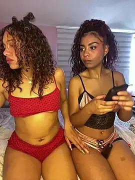 PrettyLia — Wet and naked kissing