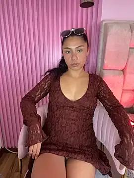 PrettySamaraa — Freechat on StripChat
