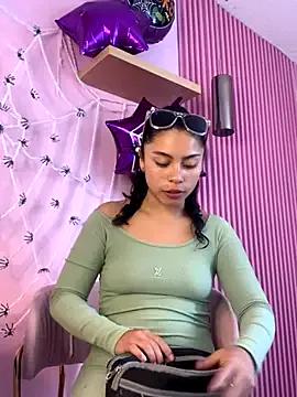PrettySamaraa — NAKED for 5 min