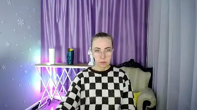 queen_a_n_i on StripChat 