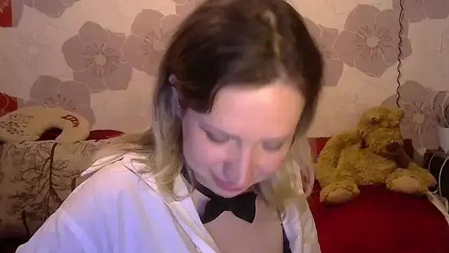 Queen_Daenerys on StripChat 