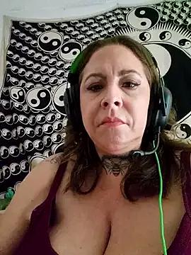 Queenbz1979 — Freechat on StripChat