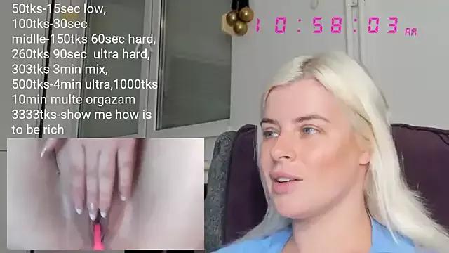 queenofthenighttt on StripChat 