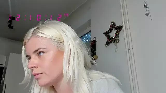queenofthenighttt on StripChat 