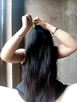 Freechat quynhkoolbae on StripChat