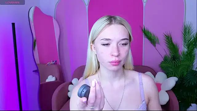 Freechat RachelColon on StripChat