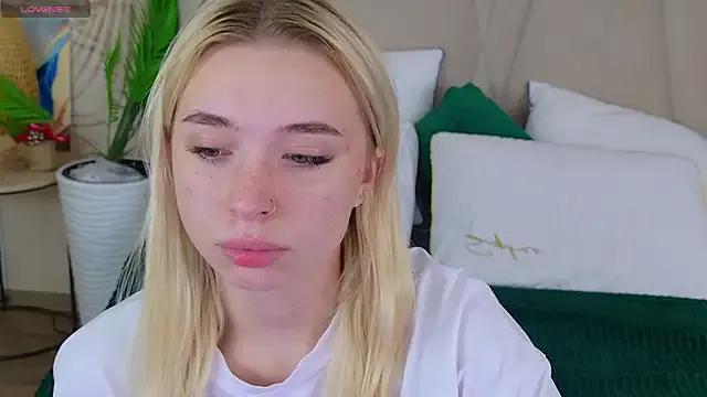 Freechat RachelColon on StripChat