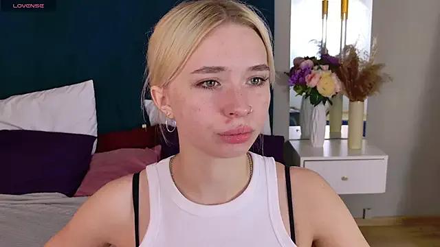 Freechat RachelColon on StripChat