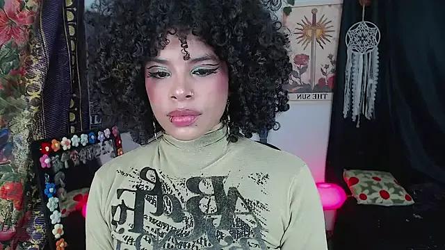 Raven_luv — spanks in the ass and tits