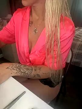 Raven_xo — Share the love for the new girl