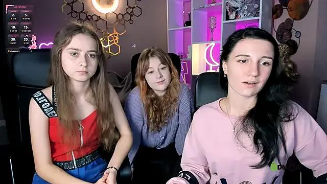 rebecca_smile — show panties