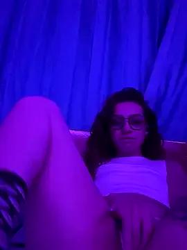Red_kytty6 — TOPLESS + OIL MY BREASTS SOFTLY