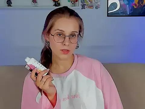 Freechat RileyMimicho on StripChat