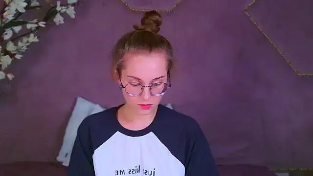 Freechat RileyMimicho on StripChat