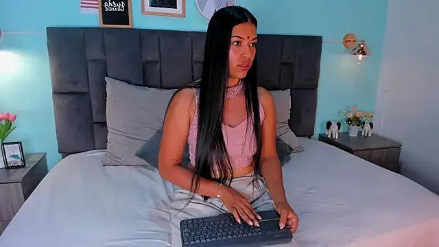 Freechat RiriiBrunette__ on StripChat