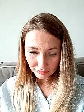 Risky-SquirtingGirl — Freechat on StripChat