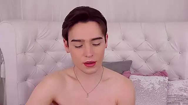 Freechat RobbyCharming on StripChat