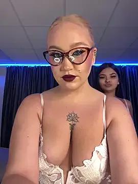 RollDolls — HOT STRIPTEASE ALL GIRLS