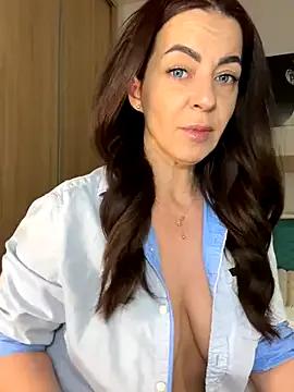 Roxanne_Skye — MyPussyOnYourFace-5mins toy control