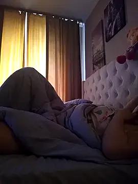 Freechat ROXOLANAA_SEXY on StripChat
