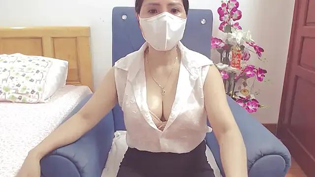 Freechat ruby_8x on StripChat