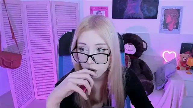 RubyBennett — take off my top