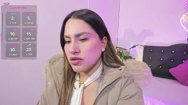 Freechat saaya_tay on StripChat