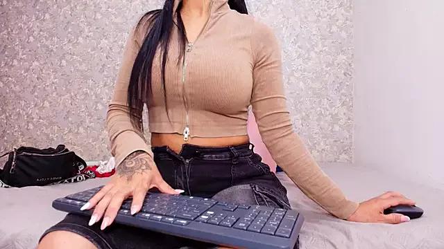 Freechat samanta_360 on StripChat