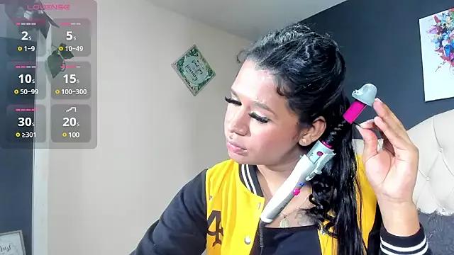 Samantha_Evans_18 on StripChat 