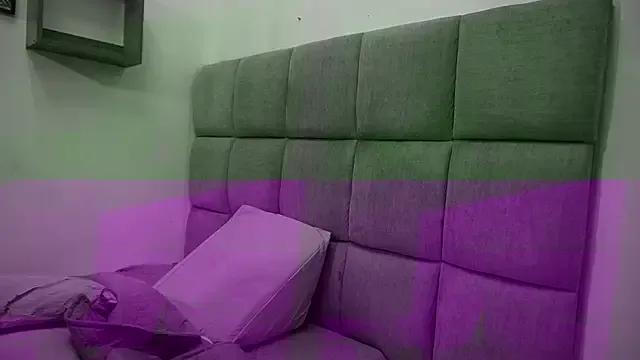samantha_sw on StripChat 