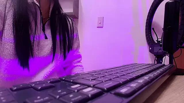 samantha_sw on StripChat 